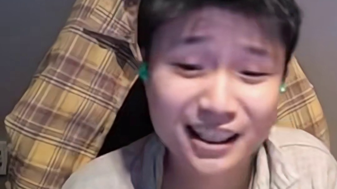 DANK1NG锐评CXY和康康事件 表示“别来沾边 我正和吴世勋粉丝开战呢”