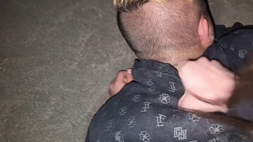 大狠偷亲爱玛！亲完就跑爆笑如雷