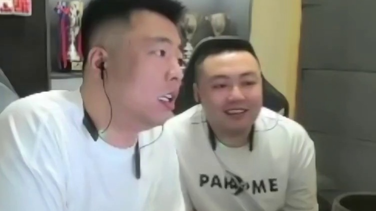 CF职业选手比赛爆笑逆天冥场面，让人看一次笑一次