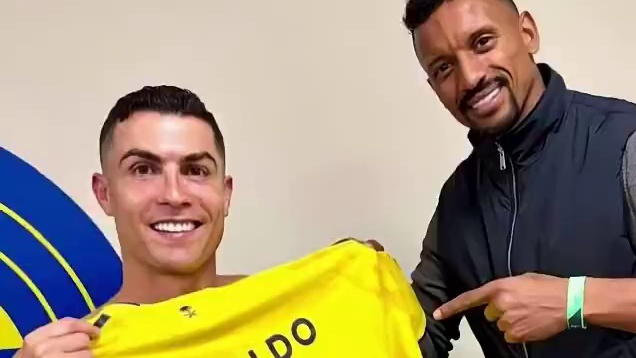 与C罗合影，身着同款球衣，梦想成真！#足球