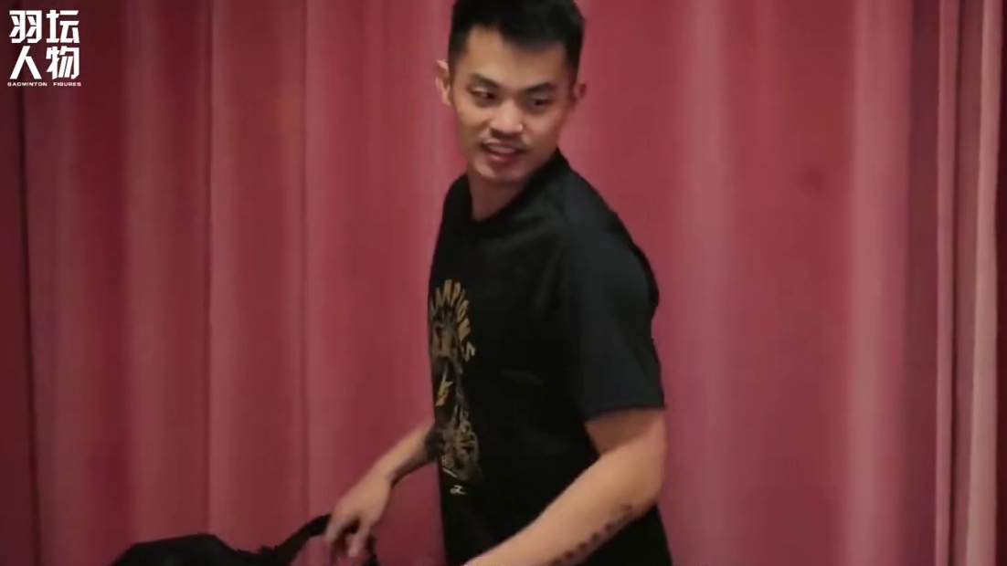 第1集丨【15分钟完整版】林丹职业生涯纪录片 从国青队开除到双圈大满贯，林丹用了20年来诠释对羽毛球
