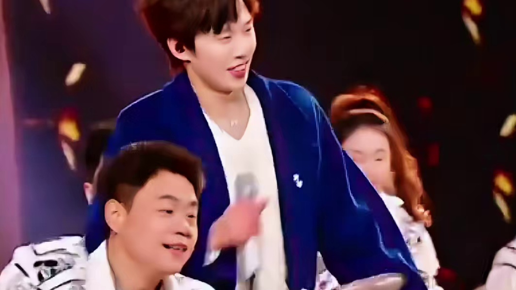 再次被林高远惊艳到，唱歌非常好听，酷似职业歌手