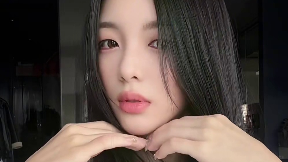 世上的黑白是看个人观念的区分 没有绝对的好与坏 不是每个人都能同等经历 境遇也不相同 目标也不同 耳