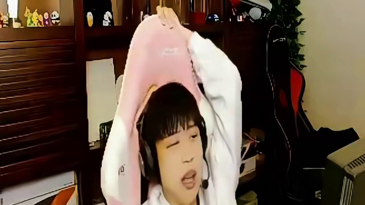 宠儿谈欧欧说如果决策错了要告诉他，宠儿是他最相信的人，再谈念旧不能因为这届没打好就否定 #