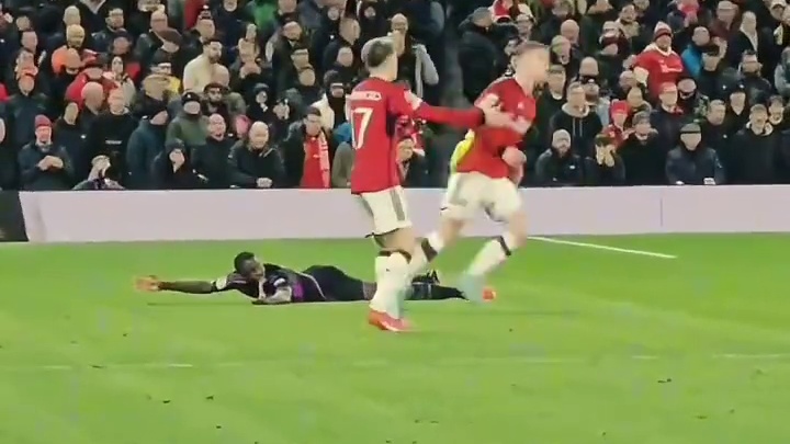 金玟哉：就你这点强度？老子在中超一防三