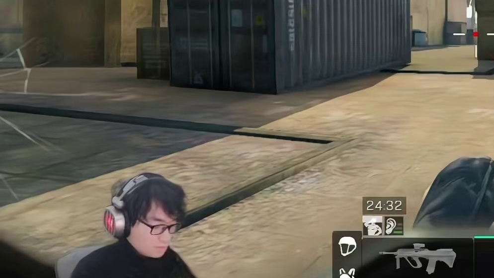 Ak74U，依旧装备压制