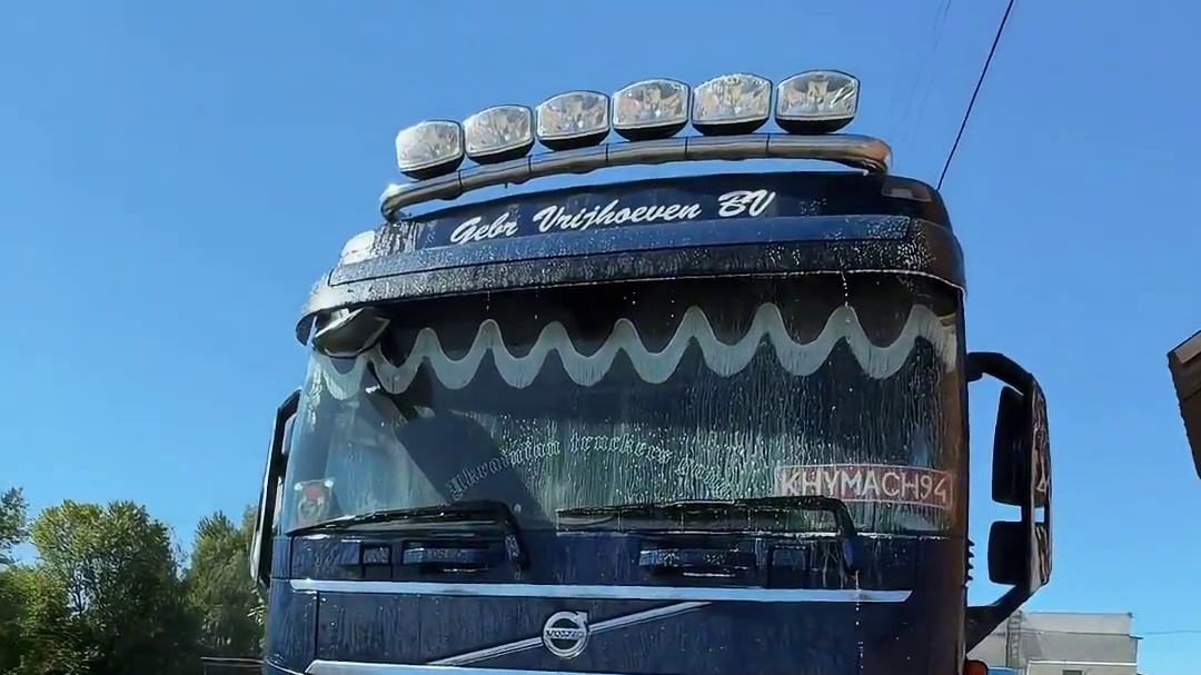 把你的名字写在烟上吸进肺里