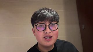 康康赛后采访依旧霸气十足:输你一场不代表一直输给你,同龄人我不想降维打击!_DANK1NG_虎牙直播_huya