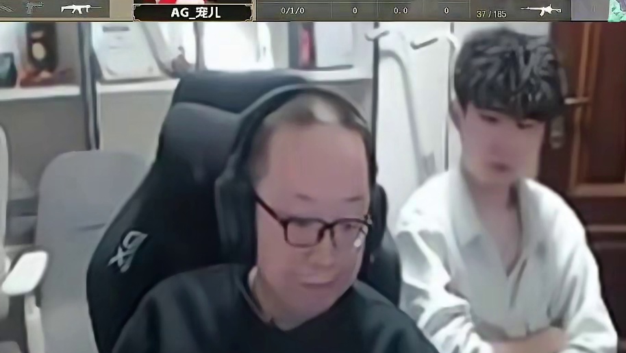 嘉玮实际行动证明要加入白鲨，绝迹看AG五人蓝色皮肤当场绷不住