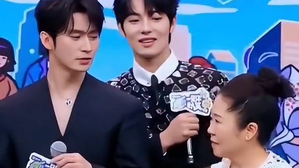 杨迪妈妈是王道铁的真爱粉无疑了