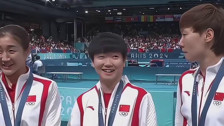 莎莎：是我设计的快夸我