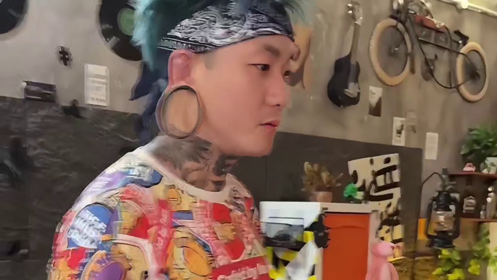 你敢信？20w砸出毛坯房  秒变朋克涂鸦乐园！