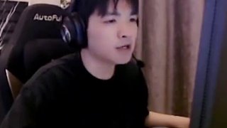 表哥：水友里面有外掛！