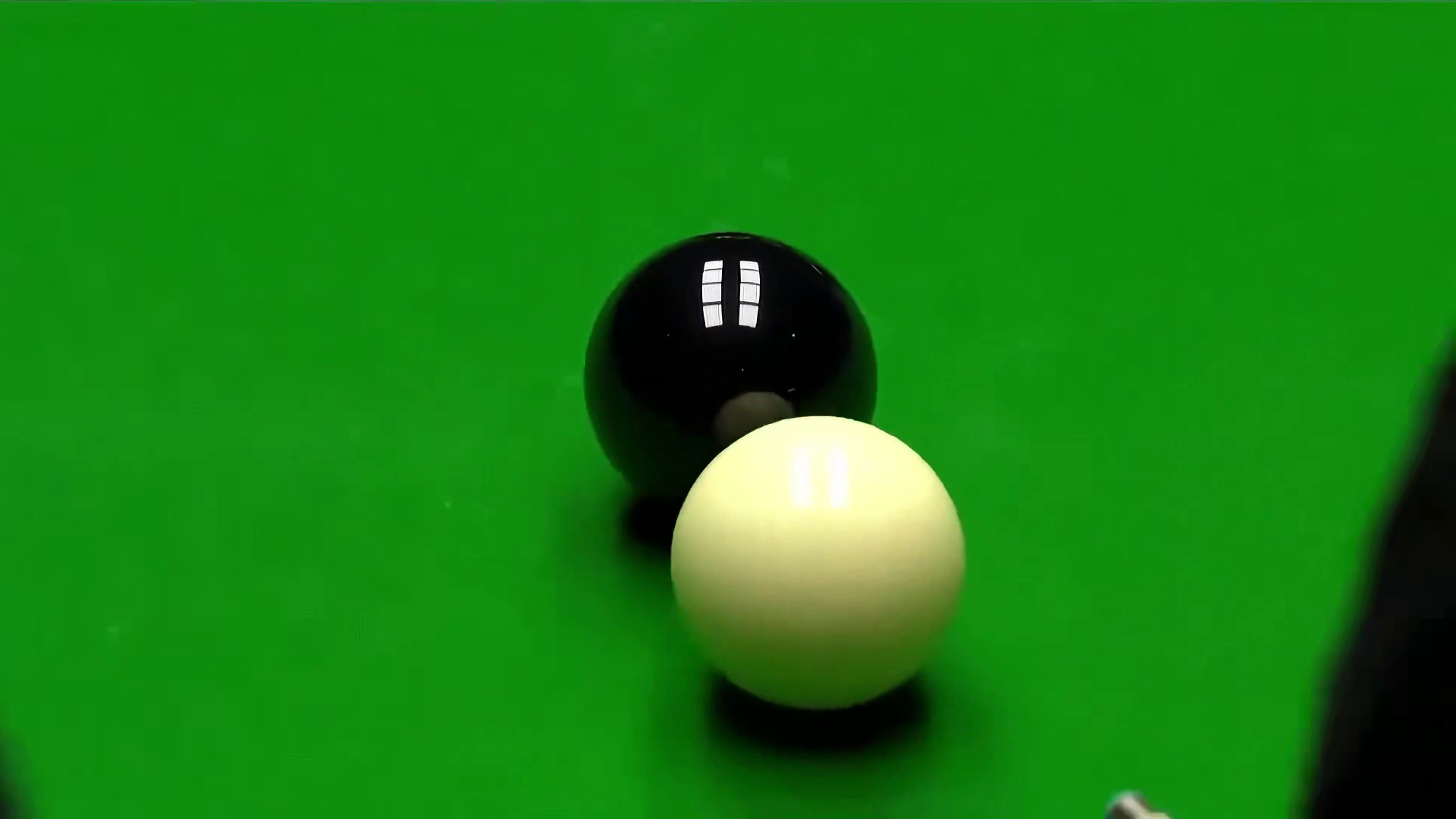 主裁第一时间的选择让塞尔比委屈万分