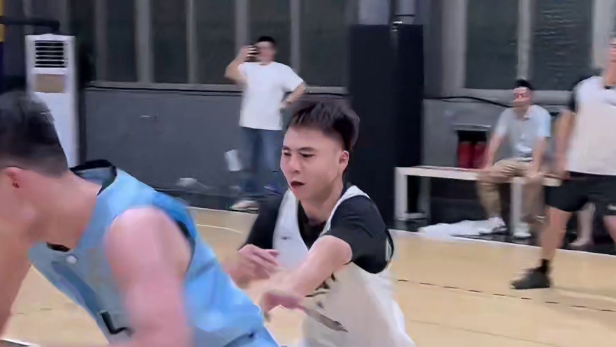 与阿霖的组合挑战绍兴双子星 输球挺好 会进步的。。