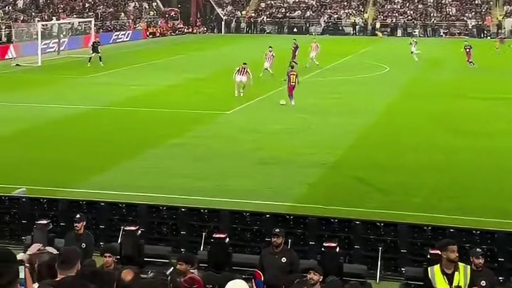 拉菲尼亚太强了，乌奈西蒙被踢成筛子了