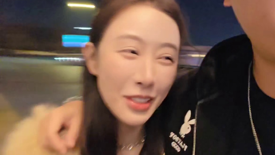 小酷大力分别又亲上了！弹幕刷屏出生