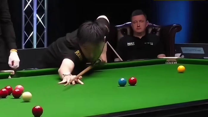 最新比赛，赵心童远台轻松上手，直接轰出单杆140，这球打的太好看了！