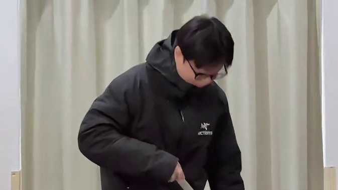 “笔交给你们，故事你们来写”