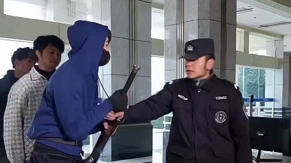 阻碍正义的，豆浆烩面！黑猫警长陪你过“劫”守法护安宁！