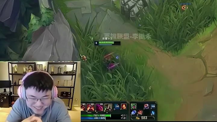 乌兹看小丑绝活哥戏耍石头人，当场爆笑