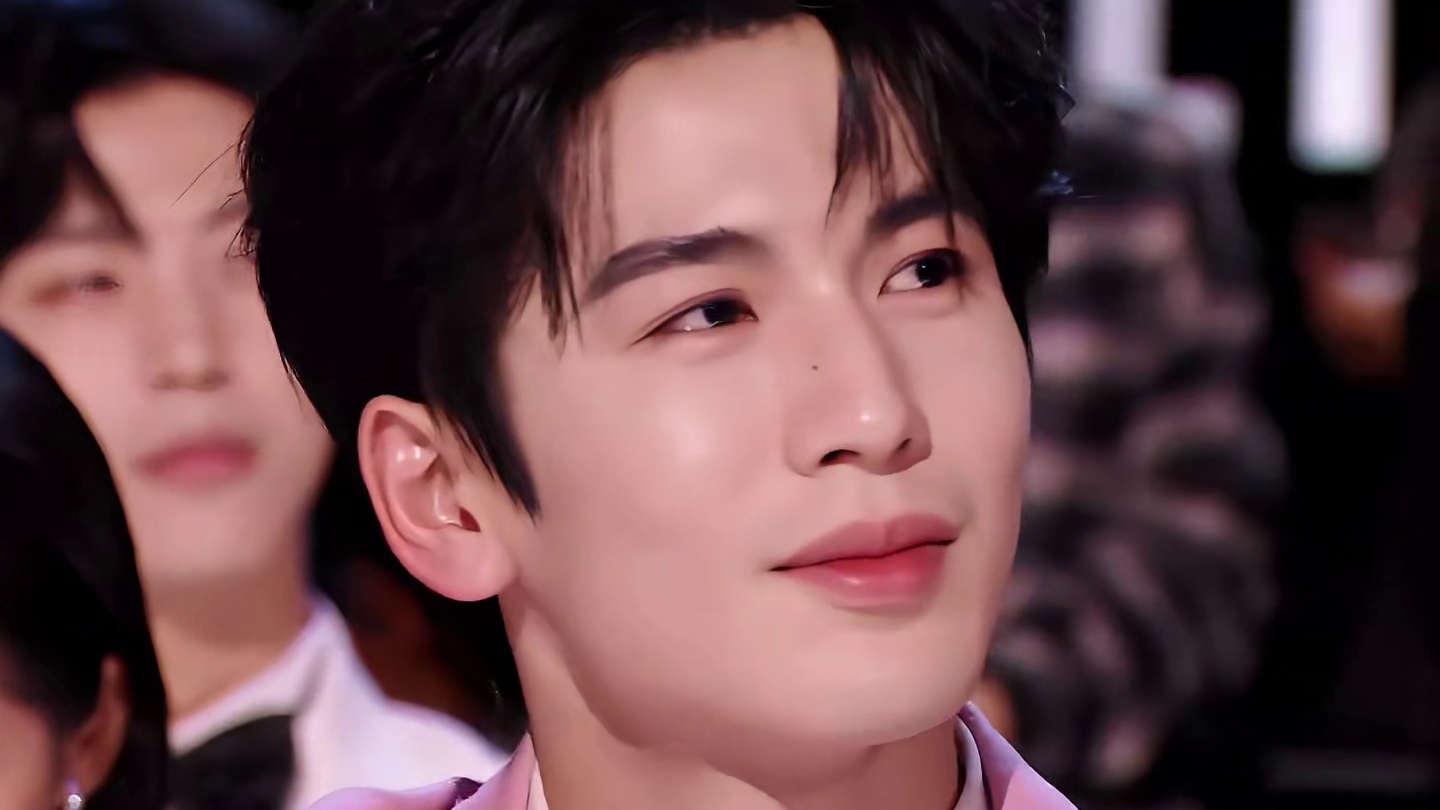 这个星光大赏导播让我眼前一亮又一亮