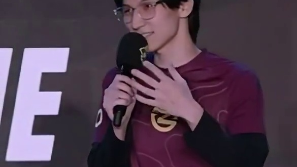 Zxaura倾尽积蓄的10,000美金，成为Z1逐梦路上的“助燃剂”