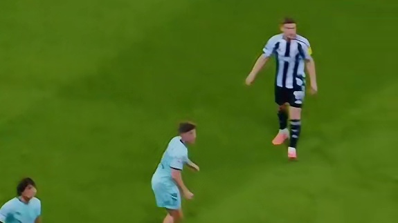 头球确实不错，但是特里皮尔传中的质量也真好