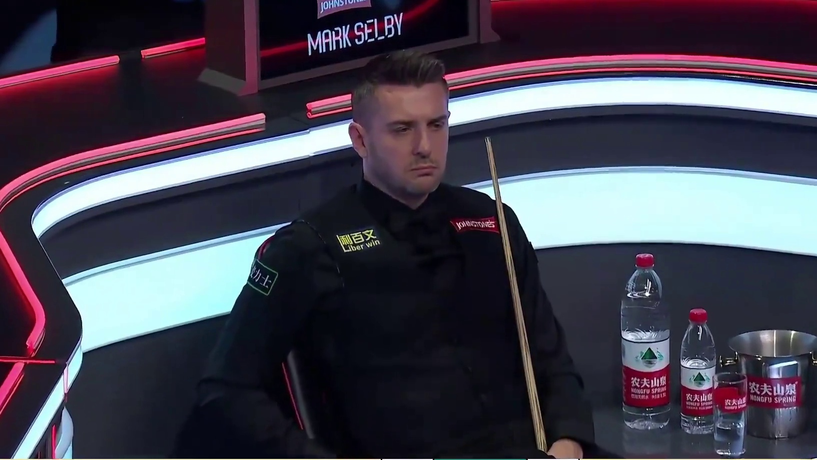 2026斯诺克大师赛，肖国栋“横扫”塞尔比，结局上演手扒球！