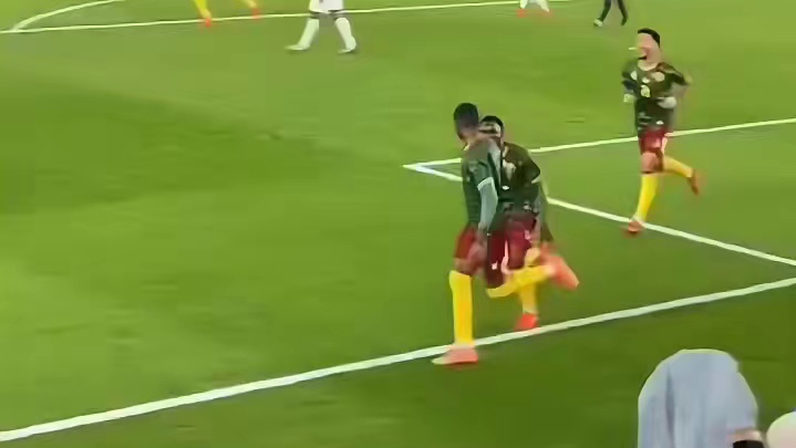 比赛 激情四溢，热血沸腾，晋级八强！#足球