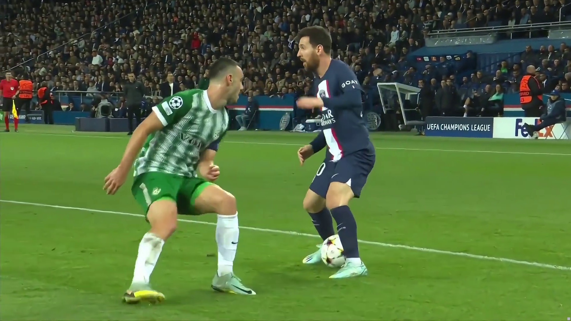 姆巴佩遭凶狠铲抢，内马尔暴怒为他出头