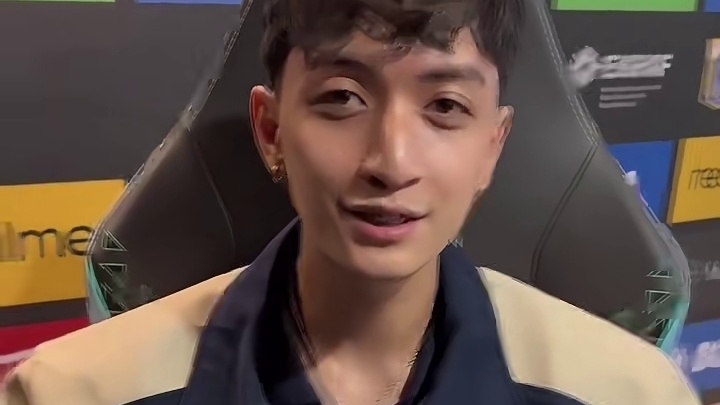 巅疯时刻：克劳德隐藏组合技《爱的魔力转圈圈》