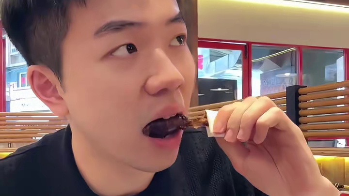 没想到回味黑鸭煲居然开到泉州了…吃完已老实