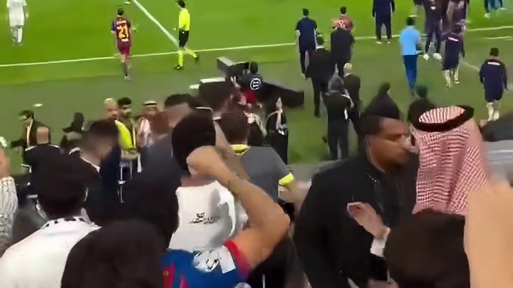 这也太滑稽了发泄还滑倒