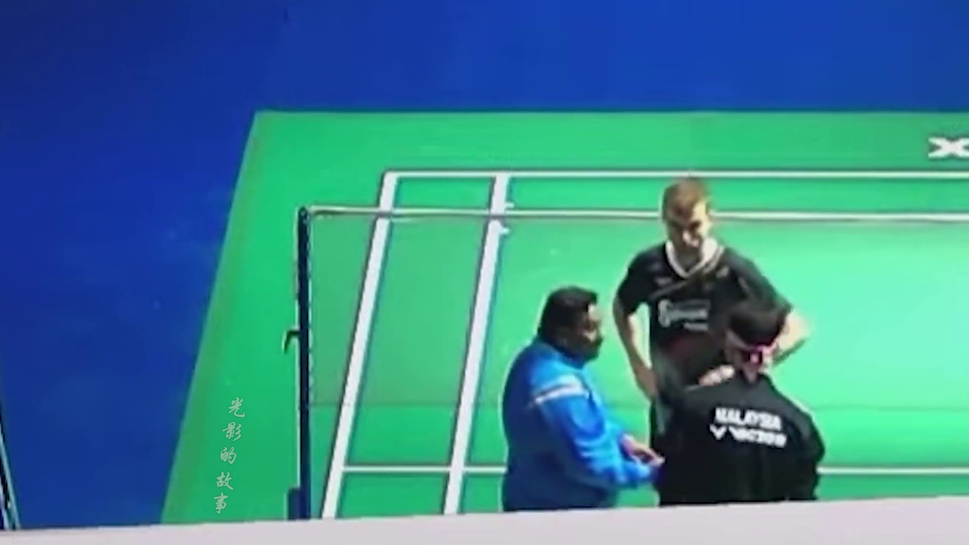 精彩暴力攻防大战！李梓嘉与格姆克的血拼！ 好消息是，李梓嘉确实肉眼可见的在恢复，整体的状态也是在慢慢