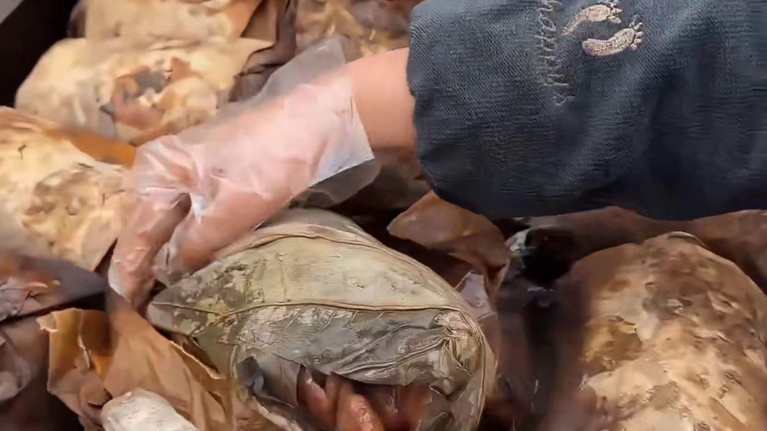 26一只肥美流油叫花鸡！非常软烂！