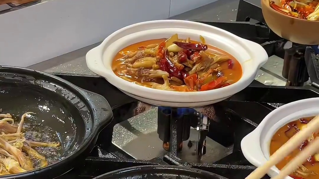 谁能拒绝这一口砂锅菜的魅力！！