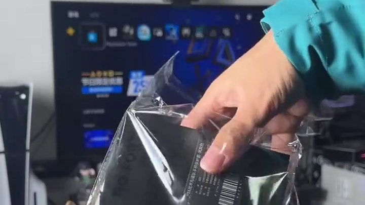 你的PS5一定需要一个很酷很酷的手柄套吧？