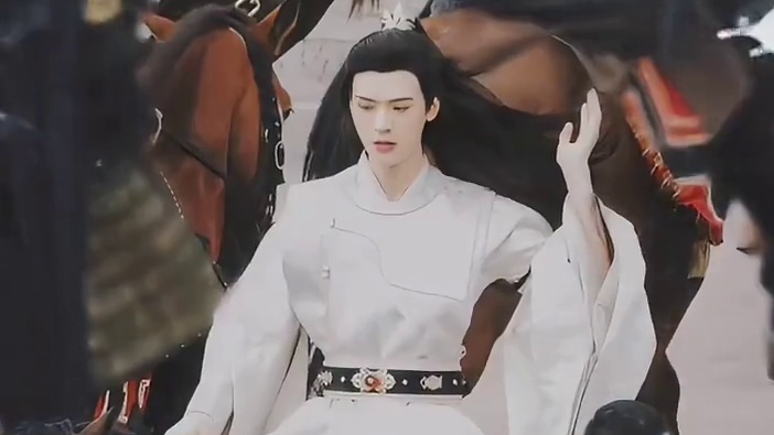 建议帅哥古装半永久