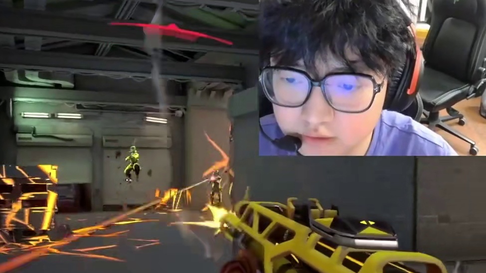 依旧最锋利的箭配最有力的弓！康康S1mon撞车同队痛击路人！