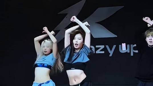 shake your body body 感谢麻辣鸡小姐给我带的衣服