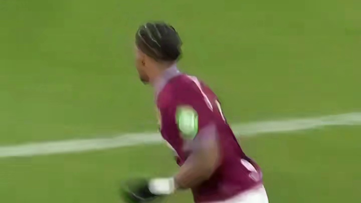 看那萨默维尔！一个灵动潇洒的转身轻松过人，随即送出一记精准传中，塔蒂心领神会跃起头球破门，瞬间解锁铁