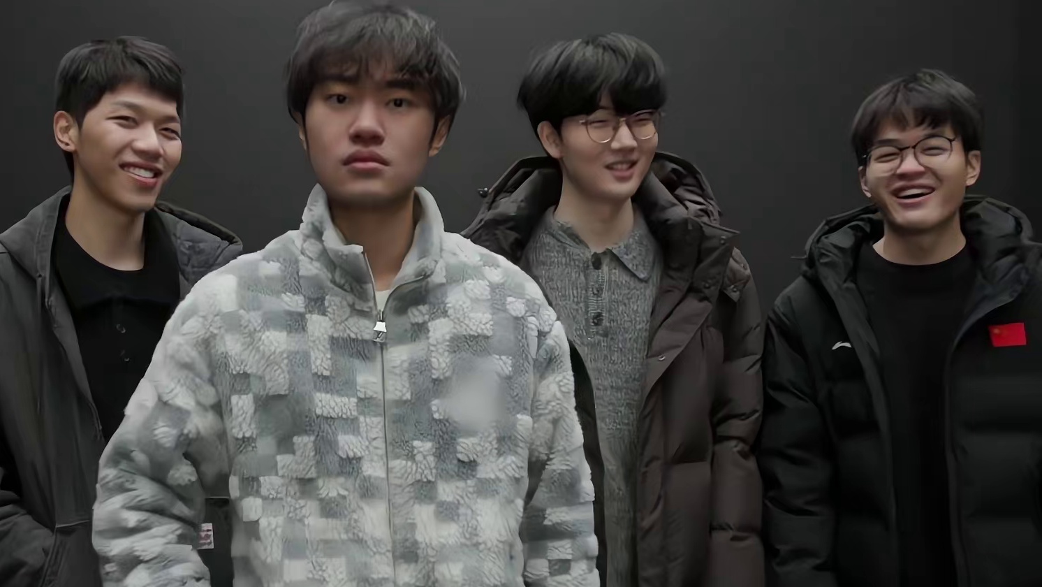 新赛季队服亮相，BLG集结完毕，一秒切换战斗状态！