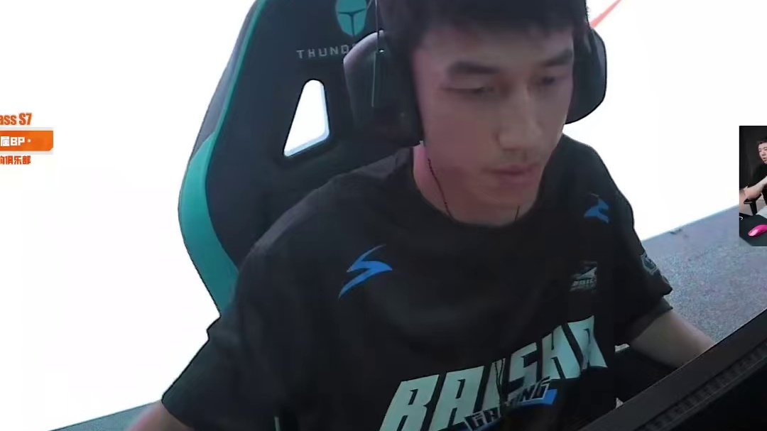 念旧老白同款少女祈祷，虔诚祷告终于帮助失心幻神开张