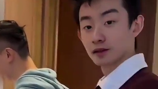 场上是对手，场下是饭友