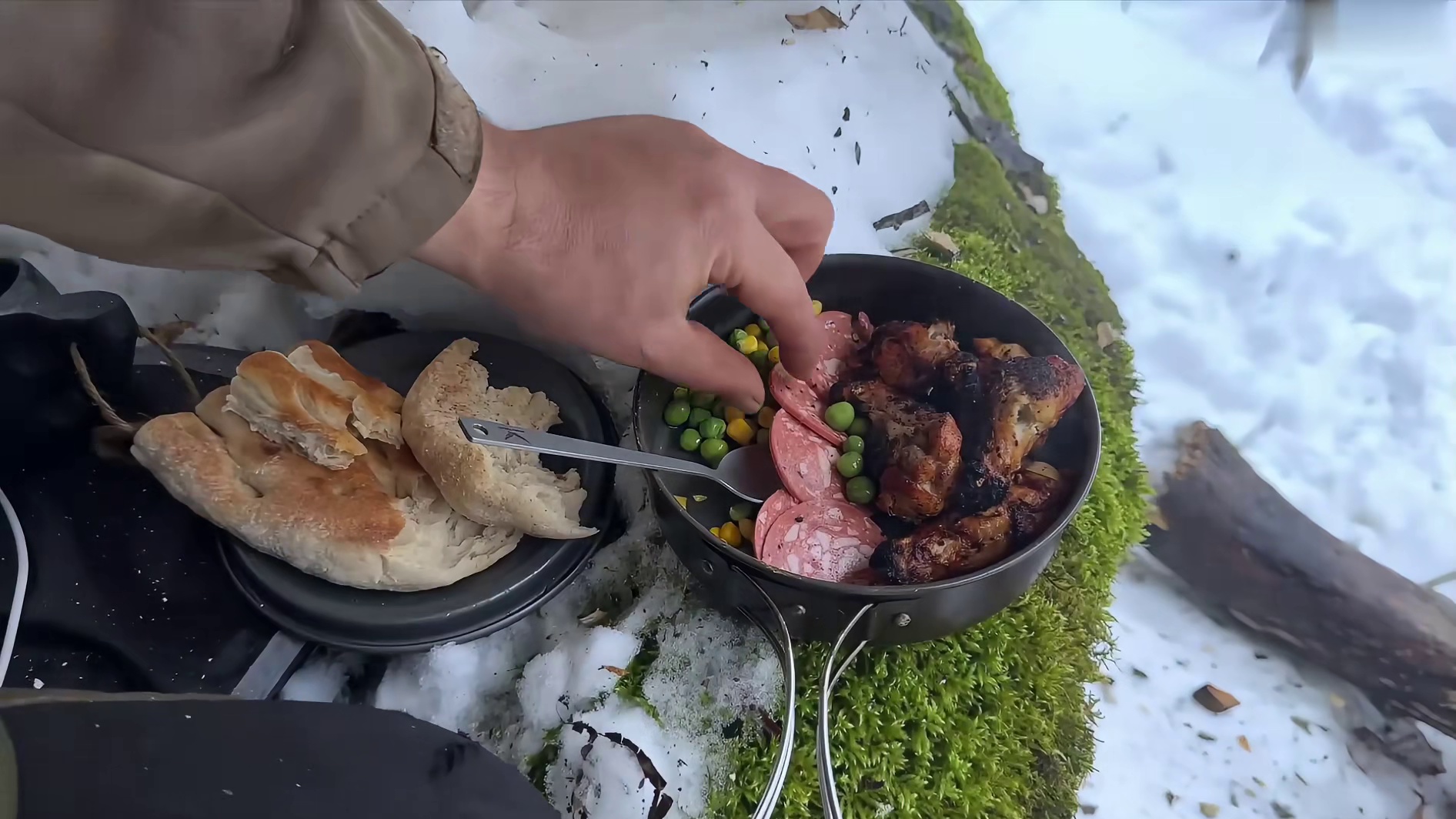 雪地建造 “在暴风雪中生存，搭建木床和生存庇护所” (3)