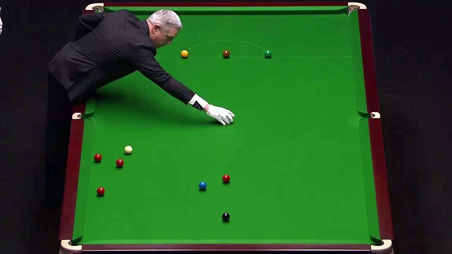 正播斯诺克大师赛：吴宜泽狂砍113首战告捷！肖国栋惨遭狂虐！