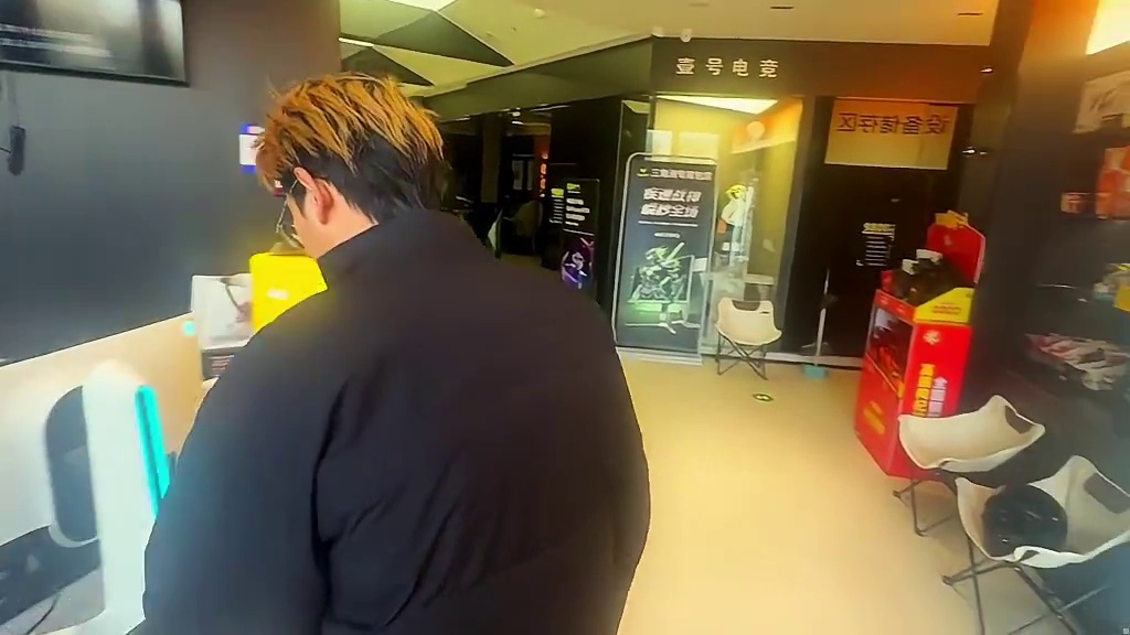 三角洲行动 怎么玩才能仓库猛攻出10亿哈夫币？ 猛攻 鼠鼠 跑刀