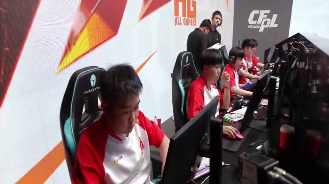 AG2:0战胜炫石，AG状态神勇！白鲨表示打谁都是虐，年鹏也是无奈。