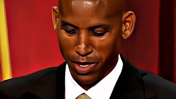 雷吉米勒东决第四场比赛把乔丹推开绝杀比赛